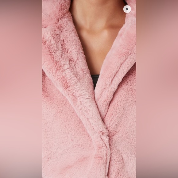 NWT Forever 21 Plush Crop Coat - Picture 5 of 5